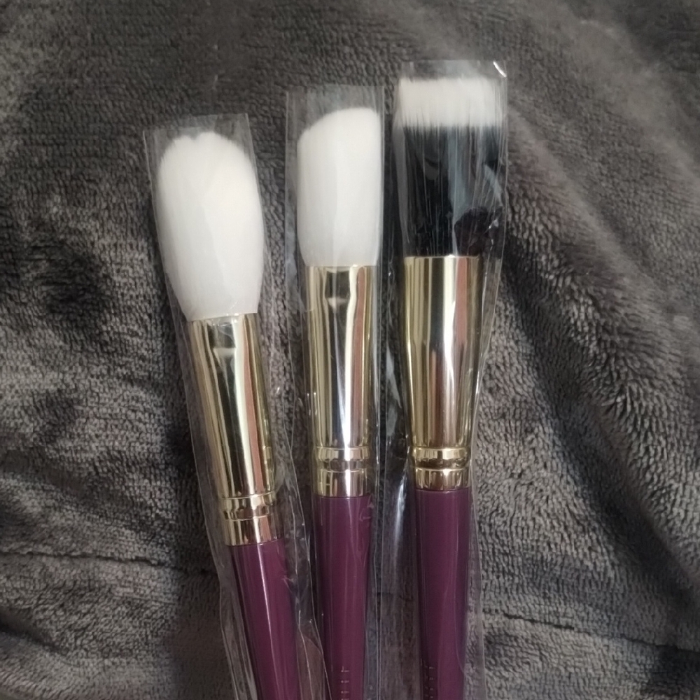 Purple Makeup Brush Set with Gold Accents